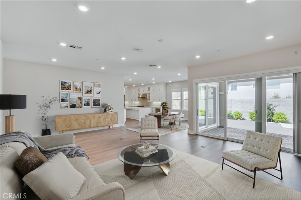 Eclipes - Residential Lease