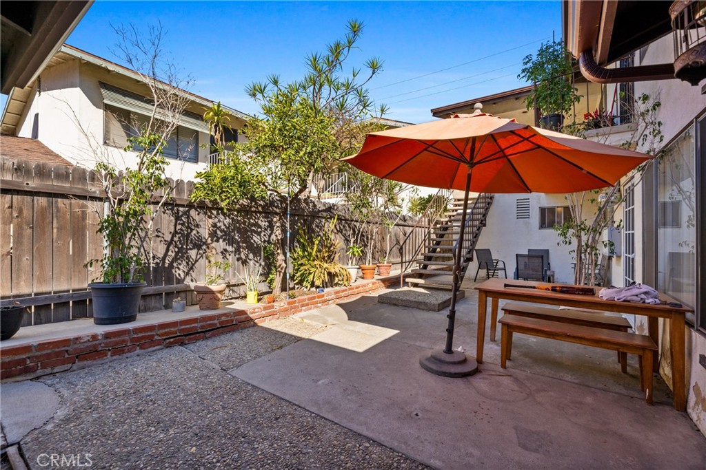 4133 E Mendez