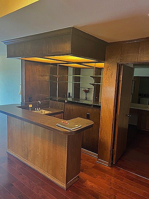 4454 Ventura Canyon Road 304