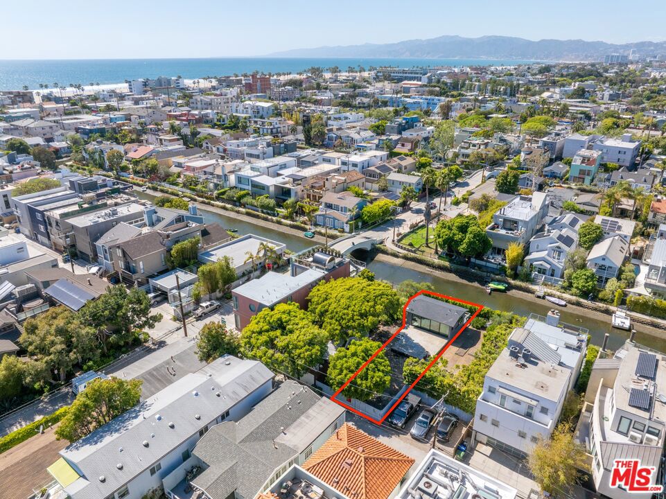 408 Linnie Canal, Venice CA 90291