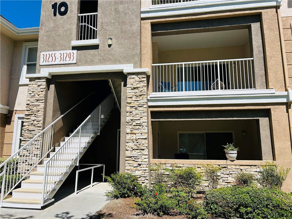 Welcome to Temecula Creek Village!
Step into this stylish upstairs condo in a secure gated community, offering 864 sq. ft. of bright and inviting living space. With 1 spacious bedroom, 1 full bathroom, and an open-concept layout, this home is designed for modern comfort and easy entertaining.
The living room flows effortlessly onto a private patio, accessible from both the living area and the bedroom—perfect for morning lattes, evening wine, or just soaking up the SoCal vibes. The primary bedroom is generously sized and also opens to the patio, creating a seamless indoor-outdoor lifestyle.
Enjoy everyday convenience with in-unit laundry (washer & dryer included!), central heat & air, dual-pane windows, ample closet space, and even a detached storage closet for all your extras. Resort-Style Amenities You’ll Love: Sparkling pool & spa. Relaxing sauna. Clubhouse & fitness center. Indoor racquetball court. Tot lot & scenic walking trails.
Prime Location: Just minutes from the I-15, top-rated shopping, dining, and entertainment—including Pechanga Resort & Casino and the world-famous Temecula Wine Country.
Whether you’re a first-time buyer, downsizer, or investor, this turnkey condo checks all the boxes: style, convenience, and location.
Don’t miss your chance to live the Temecula lifestyle—schedule your showing today!