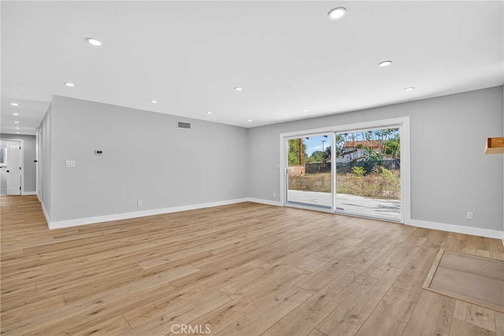 Tom Paul (W) (133) - Residential