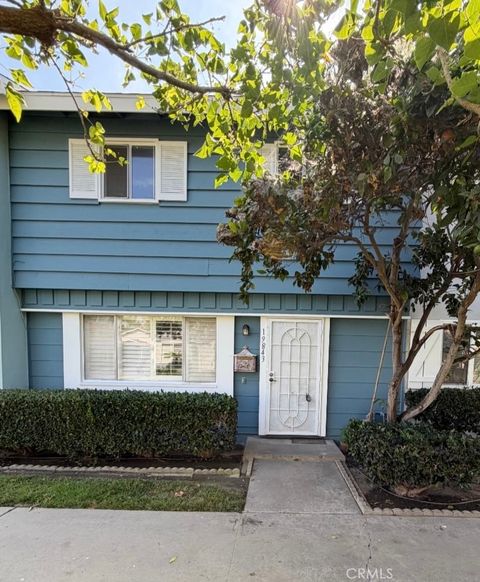 Photo of 19843 Berkshire Lane, Huntington Beach, CA 92646 (MLS # OC26139025)
