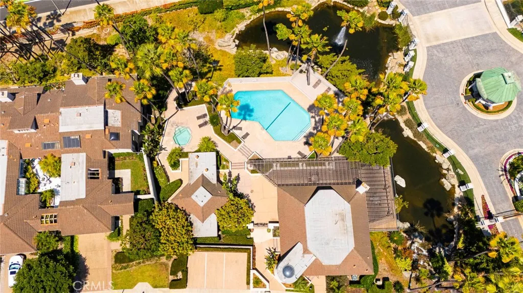 Newport Beach, California 92660, United States, 2 Bedrooms Bedrooms, ,3 BathroomsBathrooms,Residential,Active,196115