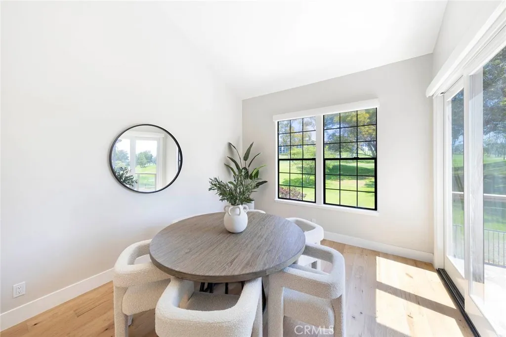 Newport Beach, California 92660, United States, 2 Bedrooms Bedrooms, ,3 BathroomsBathrooms,Residential,Active,196115