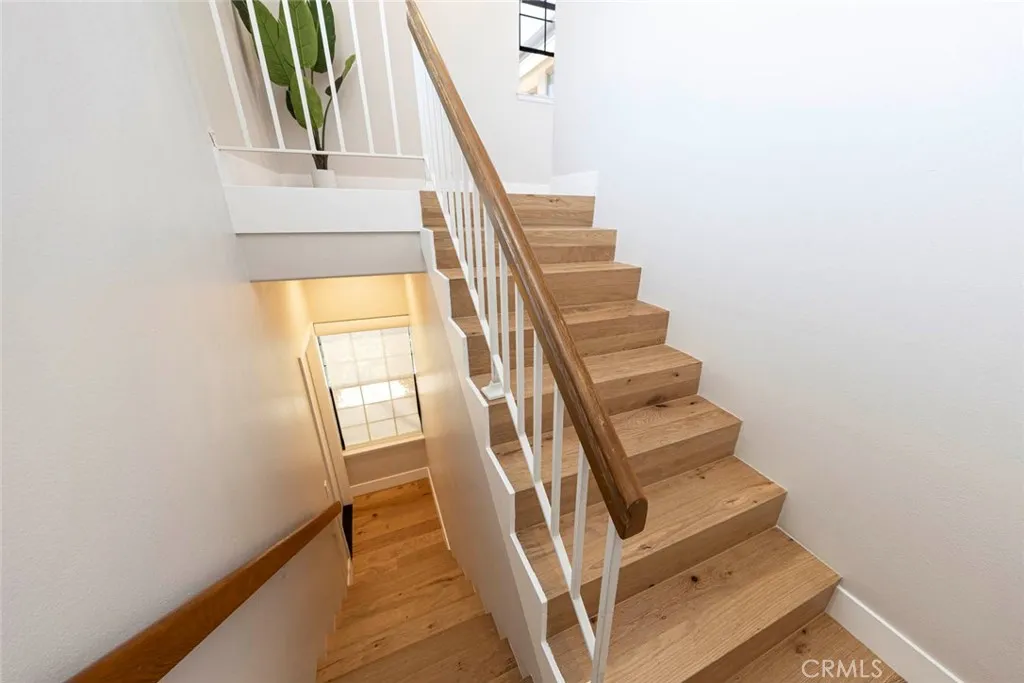 Newport Beach, California 92660, United States, 2 Bedrooms Bedrooms, ,3 BathroomsBathrooms,Residential,Active,196115