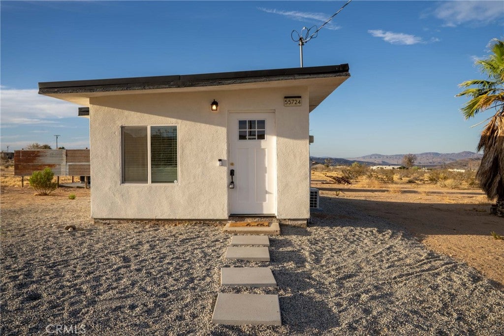 55724 Sunnyslope Drive