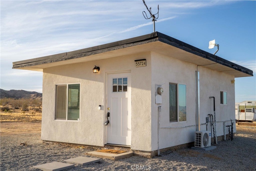 55724 Sunnyslope Drive