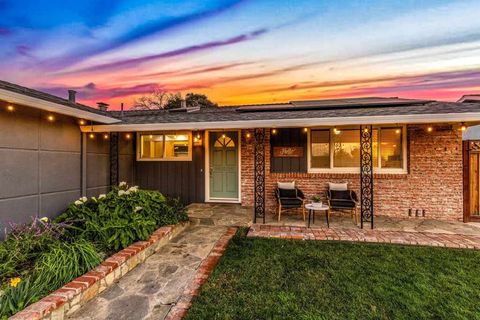 Photo of 727 Del Mar Ave Ave, Livermore, CA 94550 (MLS # 41122984)