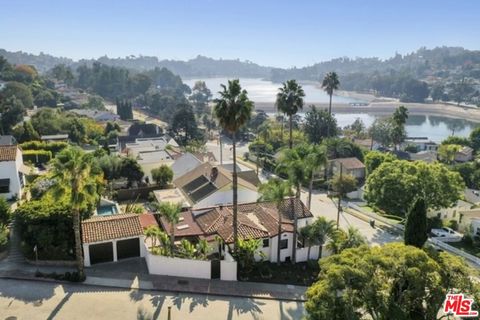 Photo of 2634 N Lakewood Avenue, Los Angeles, CA 90039 (MLS # 25626301)