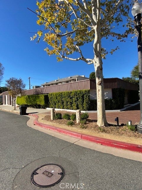 Photo of 24237 Main Street, Newhall, CA 91321 (MLS # SR26211377)