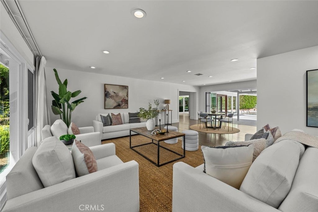 2 Saddlehorn Lane