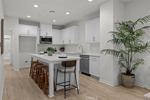 1665 w bamboo palm drive anaheim ca 92802