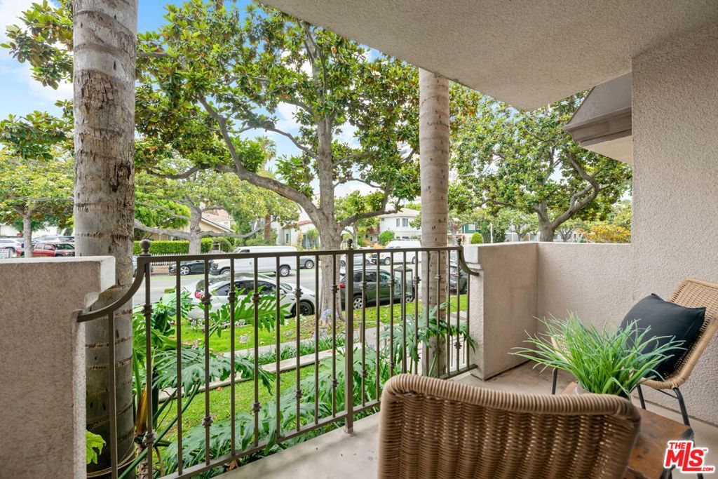 Photo of 1228 14th Street #104, Santa Monica, CA 90404 (MLS # 25594229)