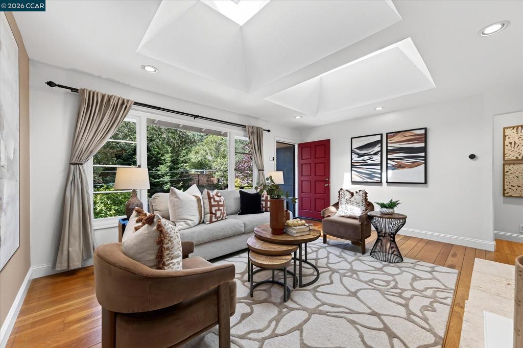 1130 Glencourt Dr