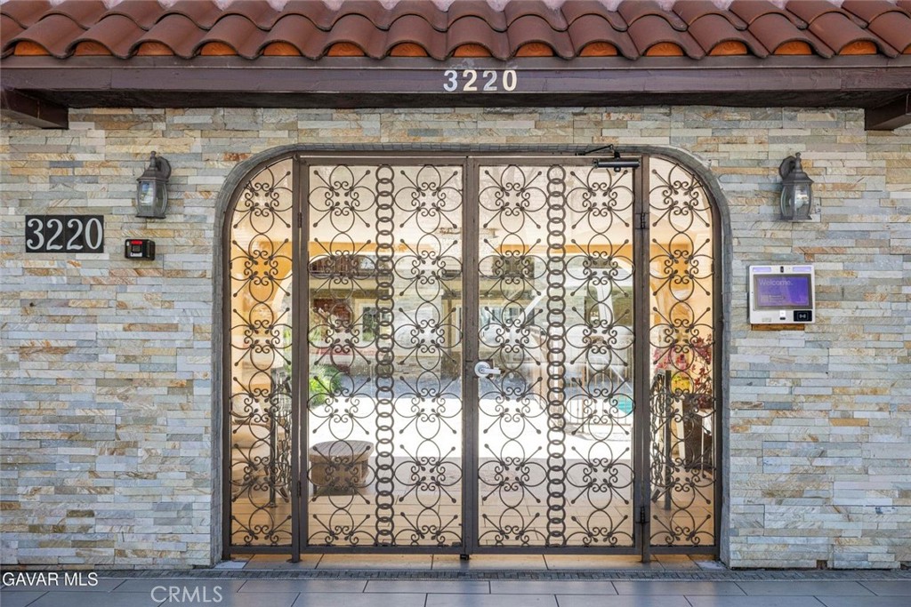 3220 Altura Avenue 220