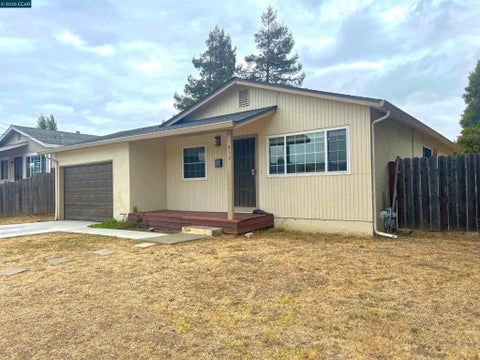 Photo of 852 Sheridan St, Vallejo, CA 94590 (MLS # 41148711)