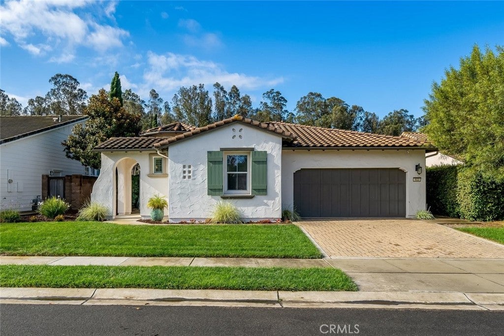 922 Anna Circle