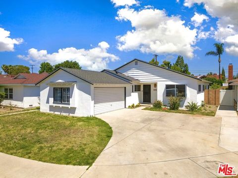 Photo of 13127 Hartland Street, North Hollywood, CA 91605 (MLS # 25543163)