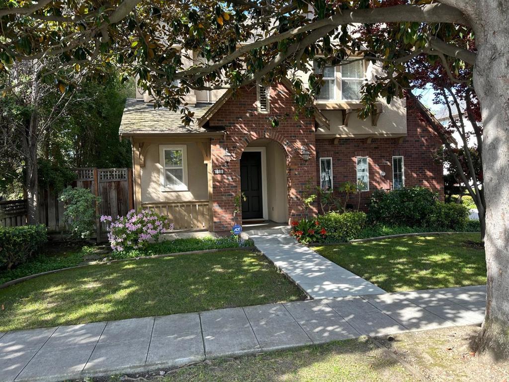 1869 Park Avenue