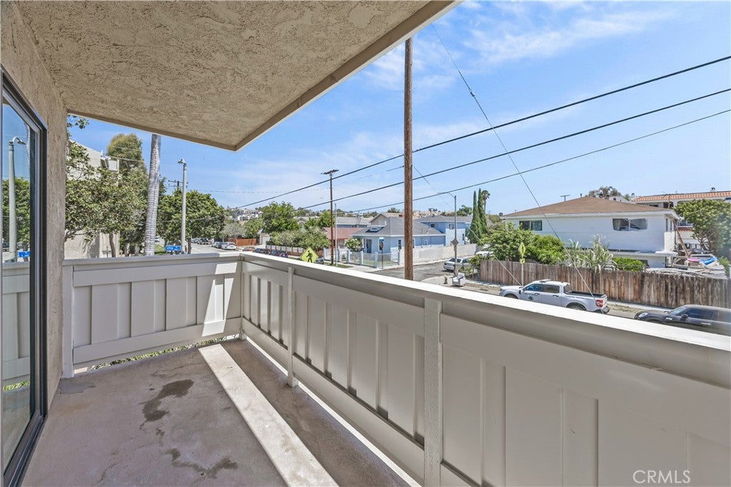 2332 E 17th 101