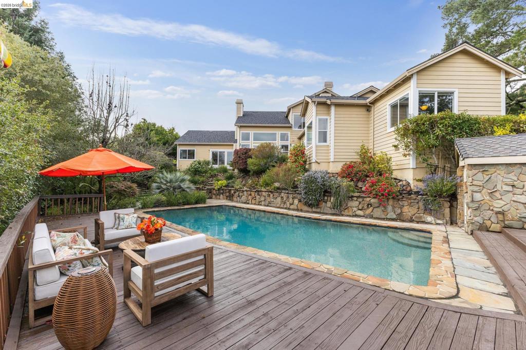 78 Scenic Dr