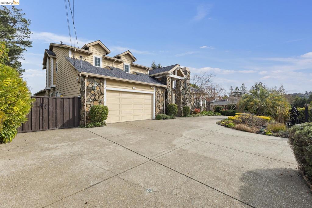 78 Scenic Dr