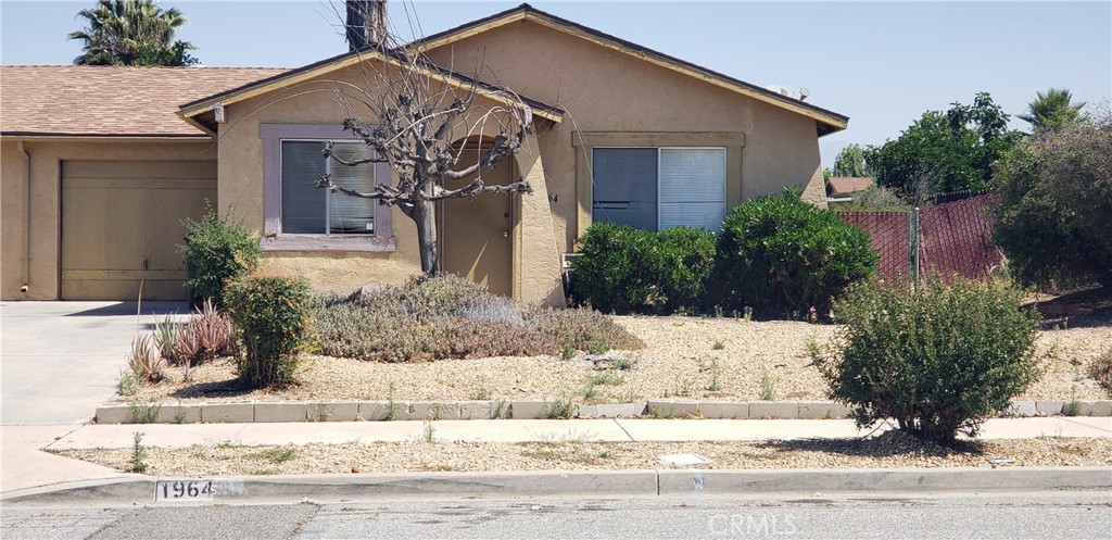 Photo 1 of 13 — 1964 W OAKLAND AVENUE, Hemet, CA 92545