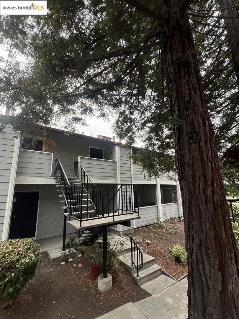 Step into a 2-bed, 1-bath condo in the desirable Mission-Garin area of Hayward. Every inch has been refreshed with style and comfort in mind. $30K in upgrades: new appliances, fresh paint, updated furnace, modern tile work, and a remodeled shower Open living space with brand-new laminate flooring throughout Bright kitchen with updated finishes and contemporary feel In-unit laundry for everyday convenience Private garage plus community pool access Easy access to BART, I-880, and shopping centers for a stress-free commute