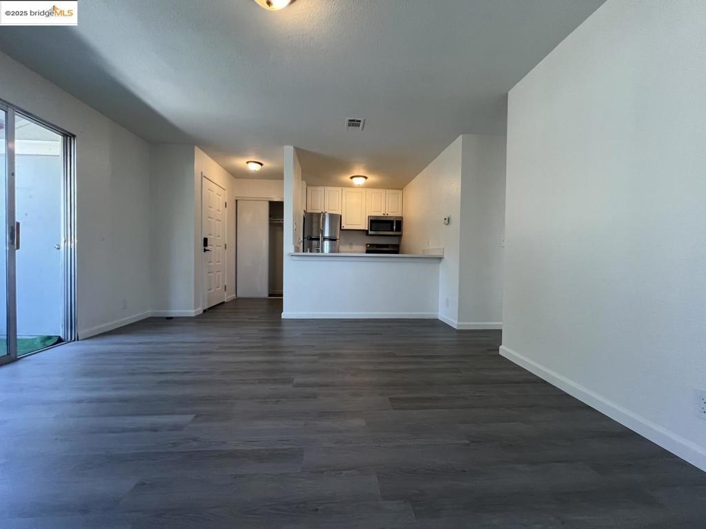 Step into a 2-bed, 1-bath condo in the desirable Mission-Garin area of Hayward. Every inch has been refreshed with style and comfort in mind. $30K in upgrades: new appliances, fresh paint, updated furnace, modern tile work, and a remodeled shower Open living space with brand-new laminate flooring throughout Bright kitchen with updated finishes and contemporary feel In-unit laundry for everyday convenience Private garage plus community pool access Easy access to BART, I-880, and shopping centers for a stress-free commute