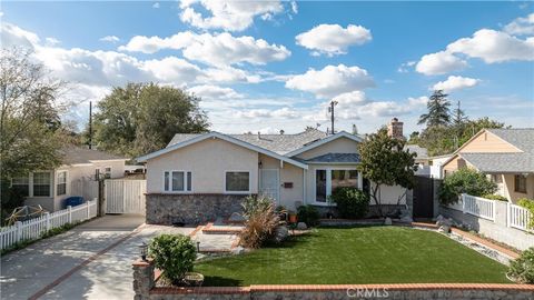 Photo of 6229 Klump Avenue, North Hollywood, CA 91606 (MLS # SR25264435)