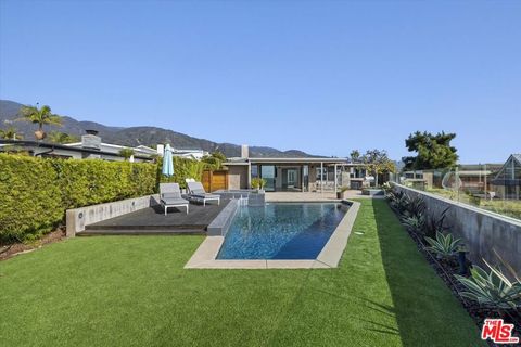 Photo of 18131 Kingsport Drive, Malibu, CA 90265 (MLS # 26661203)