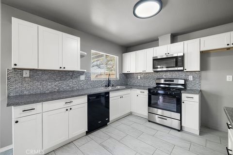 Photo of 2229 W Avenue K14, Lancaster, CA 93536 (MLS # SR25201361)