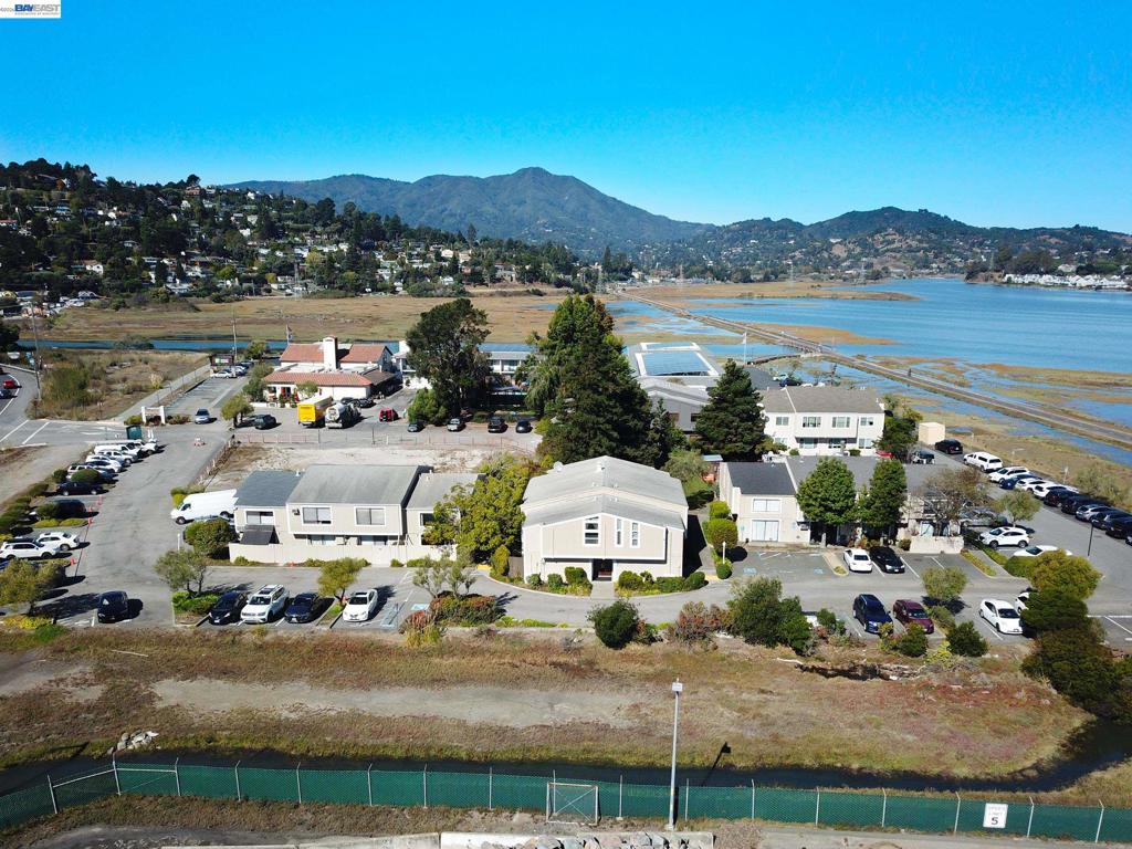 150 Shoreline Hwy