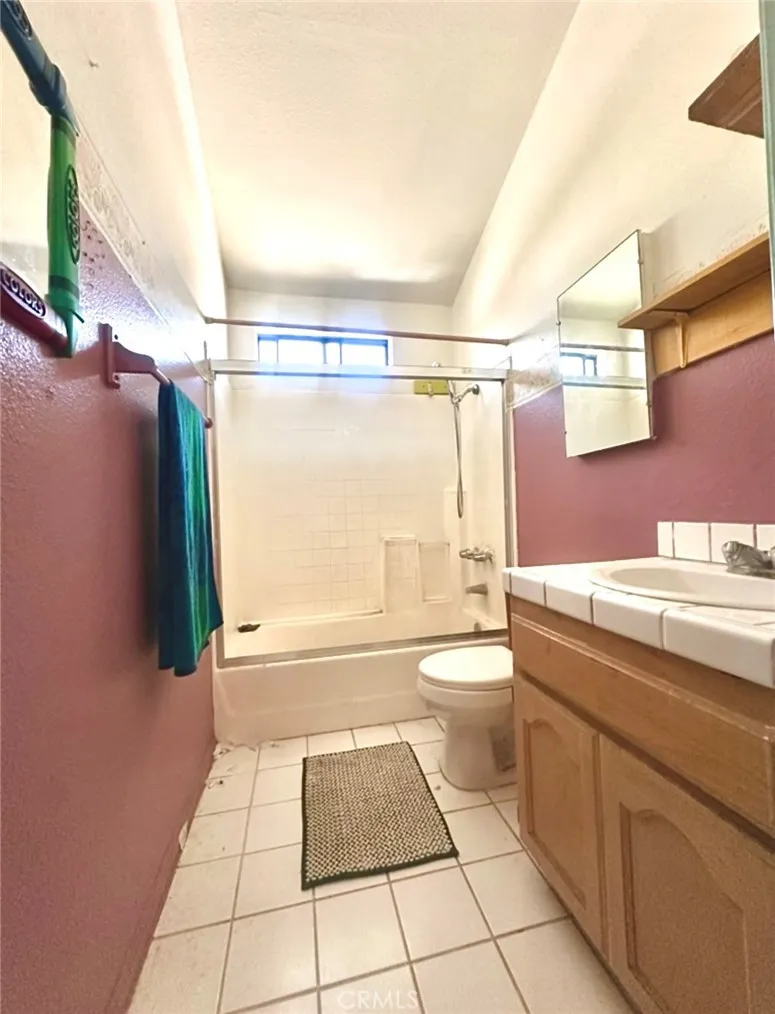 Hawthorne, California 90250, United States, 3 Bedrooms Bedrooms, ,3 BathroomsBathrooms,Residential,Active,142649