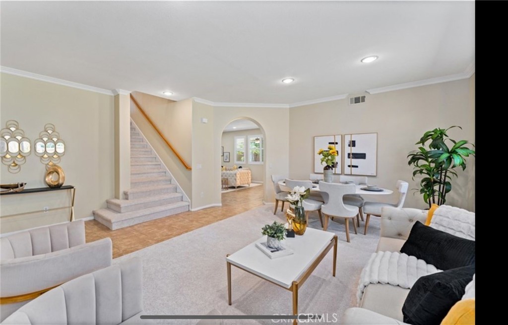 5802 E Treehouse