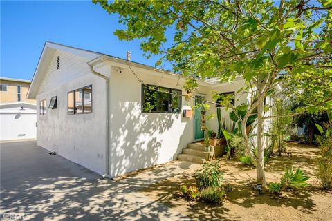 Photo of 1477 E California Avenue, Glendale, CA 91206 (MLS # GD26057942)