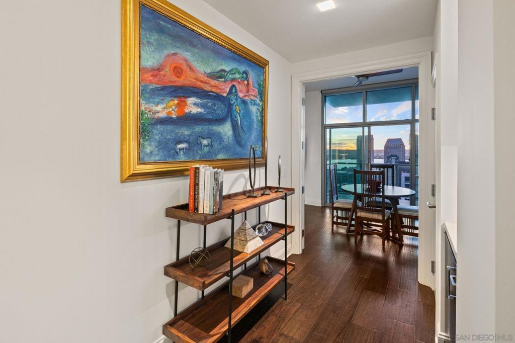 800 The Mark Ln 2801