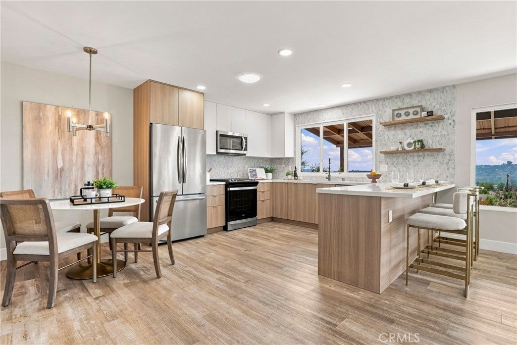 6742 Greenbrier Court