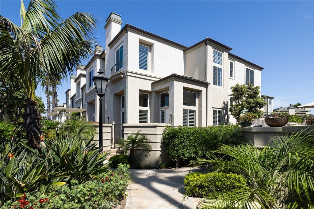 Photo of 19427 Surfset DR, Huntington Beach, CA 92648 (MLS # OC26186307)