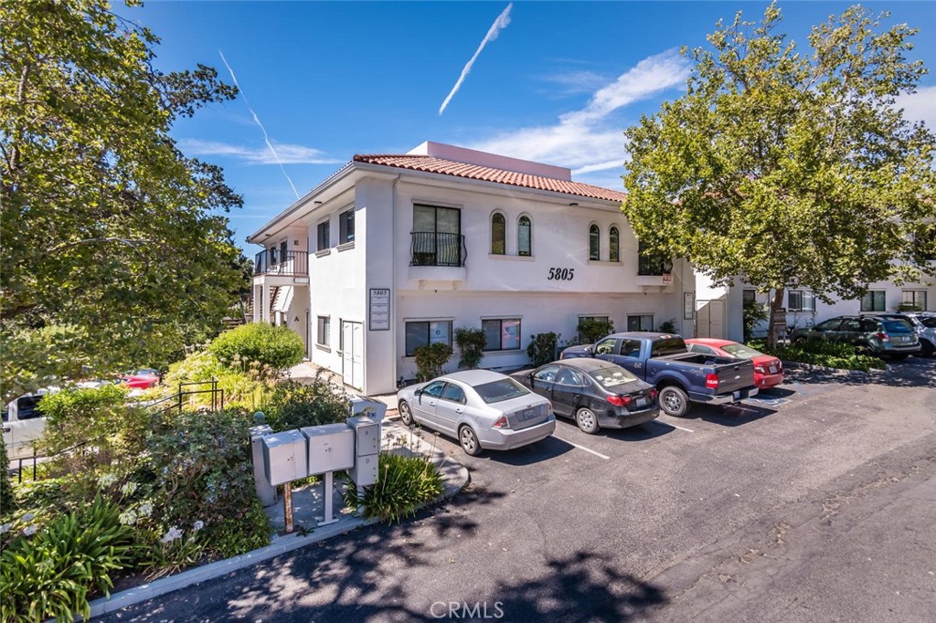 +/- 1,600 sf upstairs office. 4 private offices, lobby areas, restroom. Abundant parking. Asking $1.35 per sf gross.
