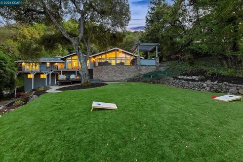 Photo of 36 Oak Drive Dr, Orinda, CA 94563 (MLS # 41127392)