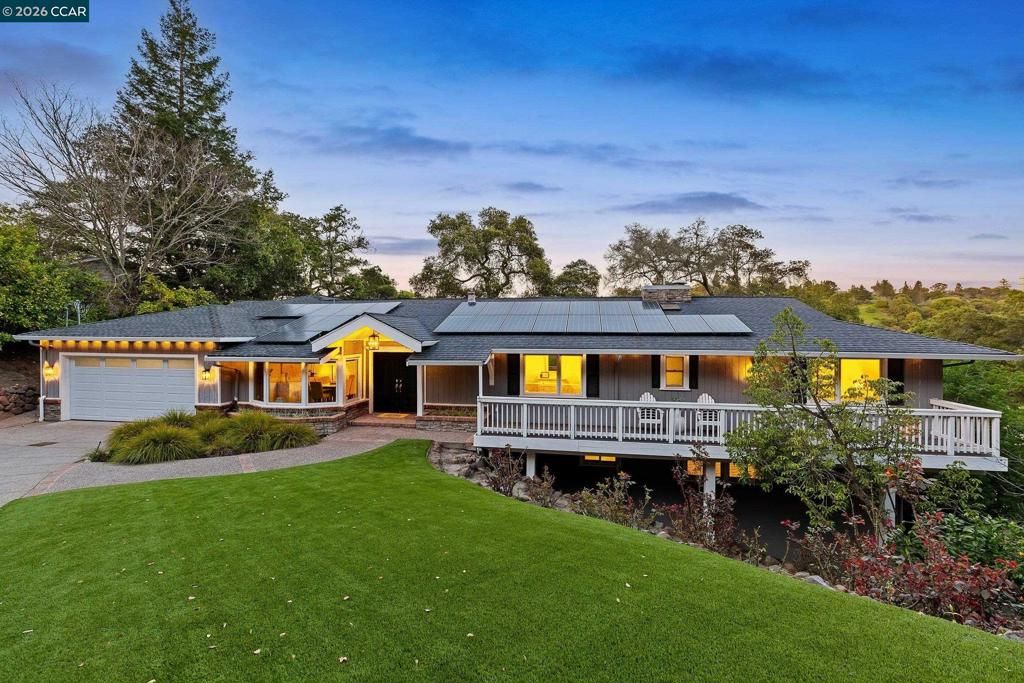 Photo of 36 Oak Drive Dr, Orinda, CA 94563 (MLS # 41127392)