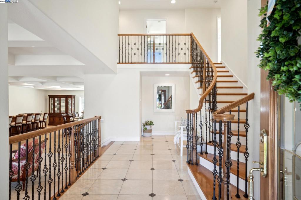 367 Mt Washington Way