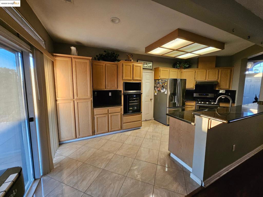 NEWPORTLAG - Residential Lease