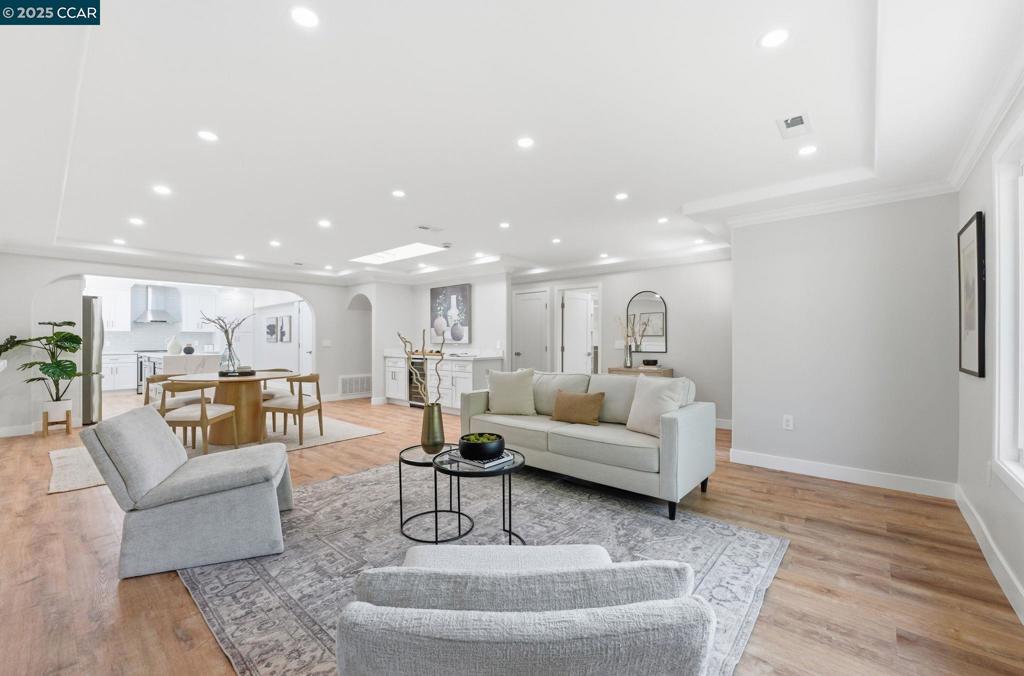 ROSSMOOR - Residential