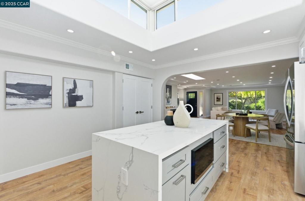 ROSSMOOR - Residential
