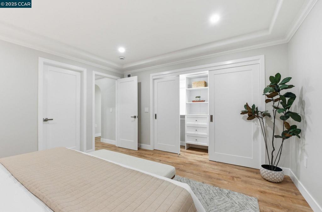 ROSSMOOR - Residential