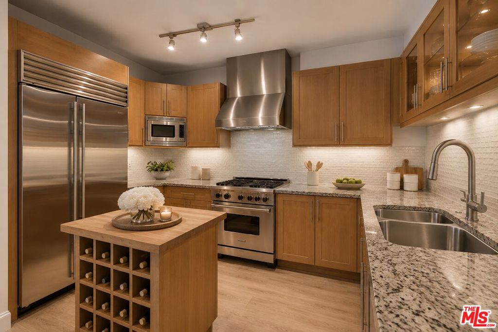 1521 Greenfield Avenue 104