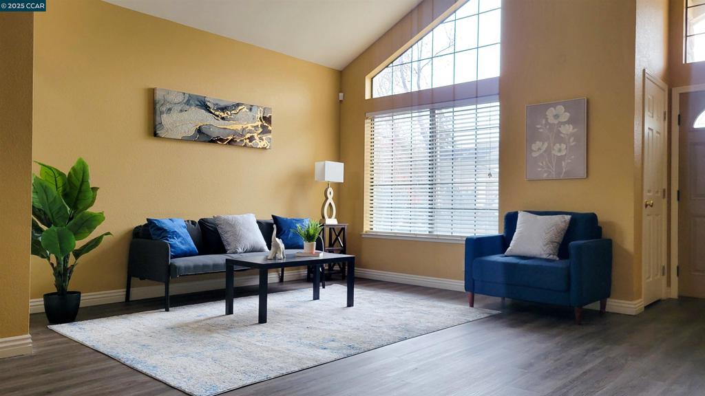 COUNTRY HILLS - Residential